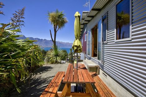 Photo of property in 12a Sainsbury Road, Fernhill, Queenstown, 9300