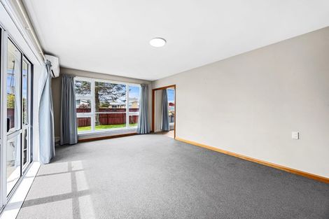 Photo of property in 33 Skerten Avenue, Hornby, Christchurch, 8042