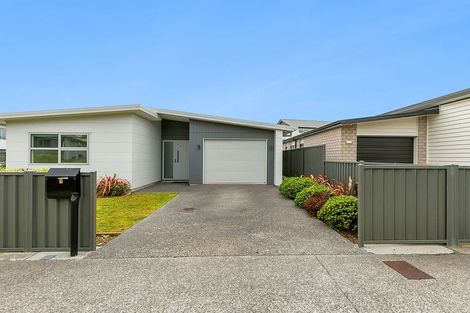 Photo of property in 1 Tieke Lane, Kenepuru, Porirua, 5022