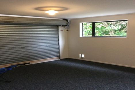 Photo of property in 7 Vardon Road, Green Bay, Auckland, 0604