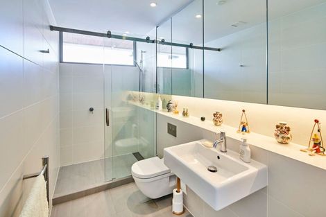 Photo of property in Clyde Quay Wharf, 1a/8 Clyde Quay Wharf, Te Aro, Wellington, 6011