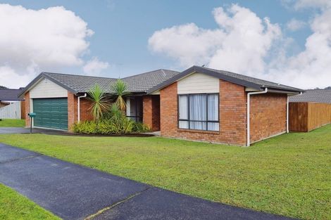 Photo of property in 11 Sunvista Avenue, Oteha, Auckland, 0632