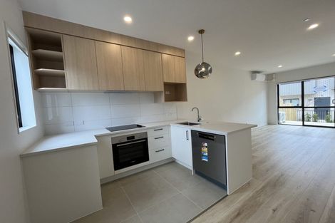 Photo of property in 5 Paetai Lane, Te Atatu Peninsula, 0610