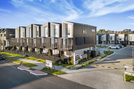 Photo of property in 32a/4 Westgate Drive, Massey, Auckland, 0614