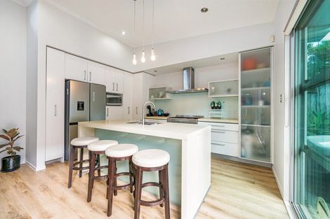 Photo of property in 4 Ilam Lane, Fairview Heights, Auckland, 0632