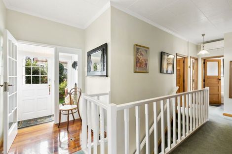 Photo of property in 122 Cashmere Avenue, Khandallah, Wellington, 6035