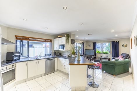 Photo of property in 3 Newbury Place, Taradale, Napier, 4112
