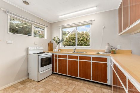 Photo of property in 2/6 Cluny Road, Plimmerton, Porirua, 5026