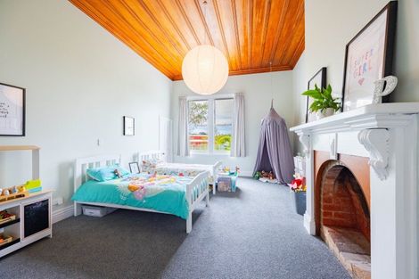 Photo of property in 16 Tamumu Road, Waipawa, 4210