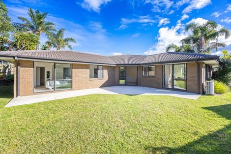 Photo of property in 33 Admirals Court Drive, Greenhithe, Auckland, 0632