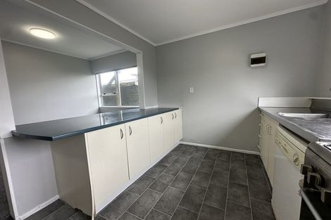 Photo of property in 15 Edgecombe Street, Newlands, Wellington, 6037