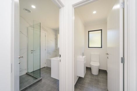 Photo of property in 1 Rangeview Drive, Kelvin Grove, Palmerston North, 4414