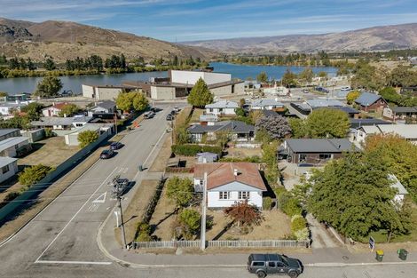 Photo of property in 64 Inniscort Street, Cromwell, 9310