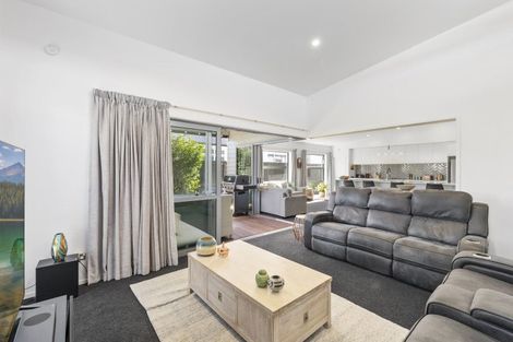 Photo of property in 10 Pimelea Street, Papamoa Beach, Papamoa, 3118