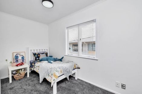 Photo of property in 1/46 Roberts Road, Glenfield, Auckland, 0629