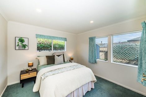 Photo of property in 122 Guildford Drive, Paraparaumu Beach, Paraparaumu, 5032