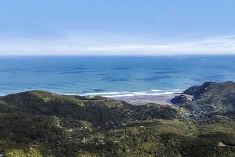 Photo of property in 62 Lone Kauri Road, Karekare, Auckland, 0772