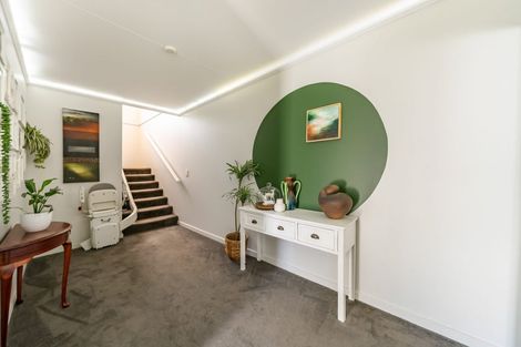 Photo of property in 32 King Charles Drive, Kingsley Heights, Upper Hutt, 5018