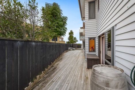 Photo of property in 26a Bernleigh Terrace, West Harbour, Auckland, 0618