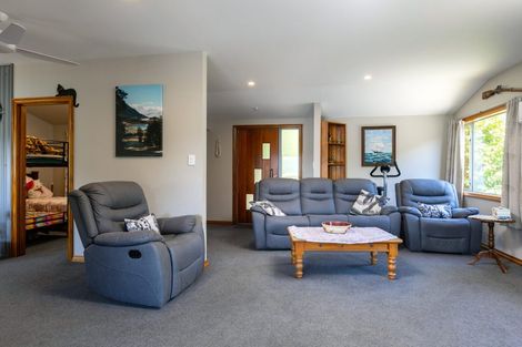 Photo of property in 19 Mccormicks Road, Whatamango Bay, Picton, 7281