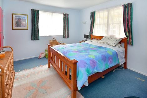 Photo of property in 14 Tawhana Crescent, Red Beach, 0932