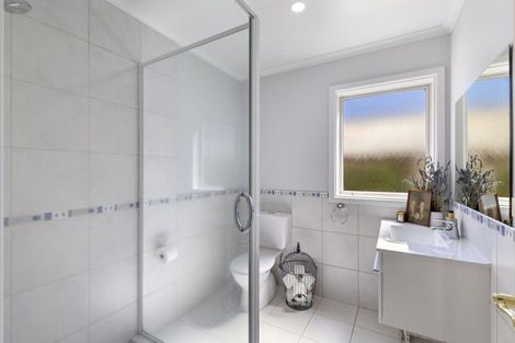Photo of property in 33 Royal Oak Drive, Kelvin Grove, Palmerston North, 4414