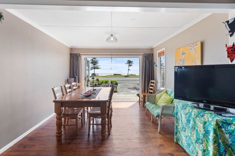Photo of property in 66a Marine Parade, Otaki Beach, Otaki, 5512