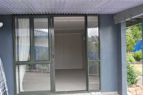 Photo of property in 5 Beaudine Avenue, Glenfield, Auckland, 0629