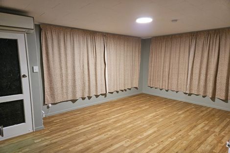 Photo of property in 51f1- Hartford Crescent, Totara Park, Upper Hutt, 5018