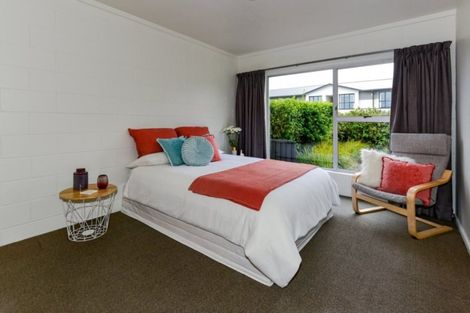 Photo of property in 2/73 Harewood Road, Papanui, Christchurch, 8053
