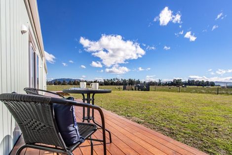 Photo of property in 86 Racecourse Road, Amberley, 7482