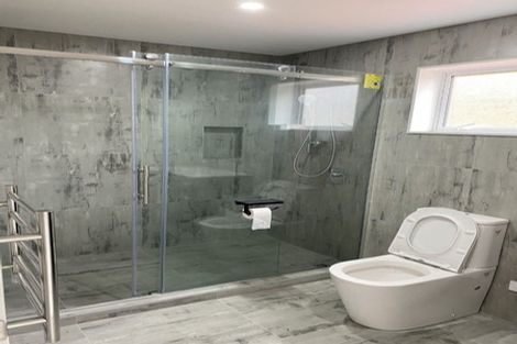 Photo of property in 39b Valley Road, Glenfield, Auckland, 0629