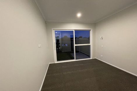 Photo of property in 16 Koreke Close, Kenepuru, Porirua, 5022