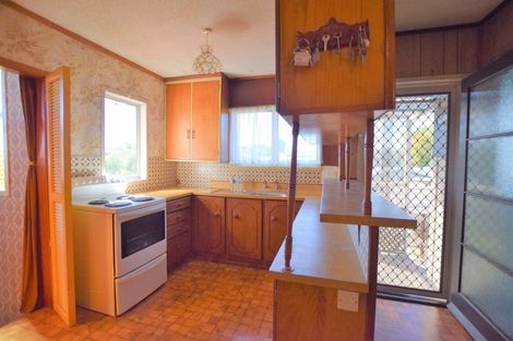 Photo of property in 87a Edmonton Road, Henderson, Auckland, 0612