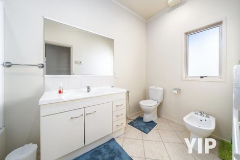 Photo of property in 45 Tamworth Crescent, Newlands, Wellington, 6037