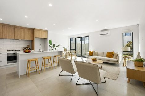 Photo of property in 11 Viridian Avenue, Rosehill, 2113