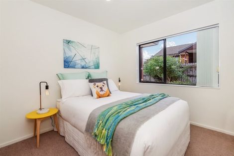 Photo of property in 2/55 Seaview Road, Glenfield, Auckland, 0629