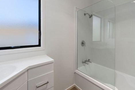 Photo of property in 16 Santiago Crescent, Unsworth Heights, Auckland, 0632