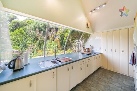 Photo of property in 39 Nikau Road, Point Howard, Lower Hutt, 5013