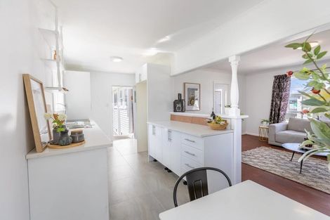 Photo of property in 27 Gilray Avenue, Maraenui, Napier, 4110