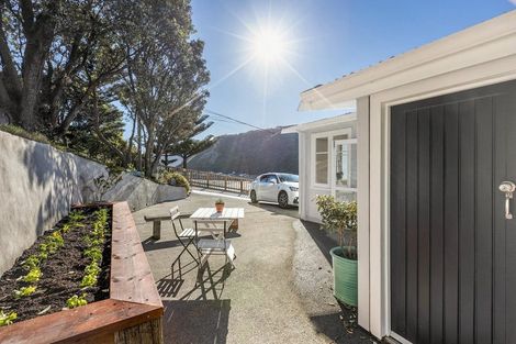 Photo of property in 189 Severn Street, Island Bay, Wellington, 6023