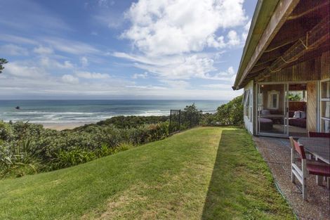 Photo of property in 18 Coates Avenue, Baylys Beach, Dargaville, 0377