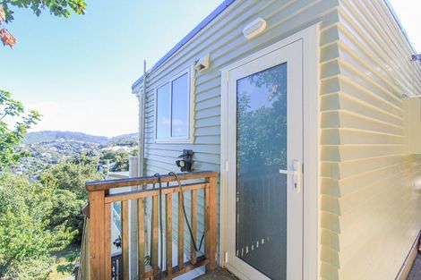 Photo of property in 12 Mataroa Avenue, Northland, Wellington, 6012