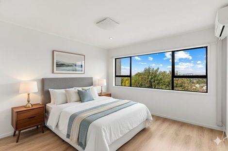 Photo of property in 2/8 City View Terrace, Birkenhead, Auckland, 0626