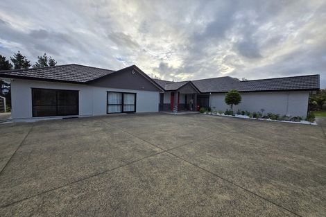 Photo of property in 190 Oraha Road, Kumeu, 0892