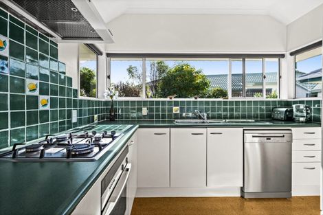 Photo of property in 9 Gresham Place, Taradale, Napier, 4112