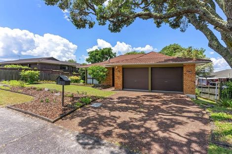 Photo of property in 15 Mark Edward Drive, Half Moon Bay, Auckland, 2012