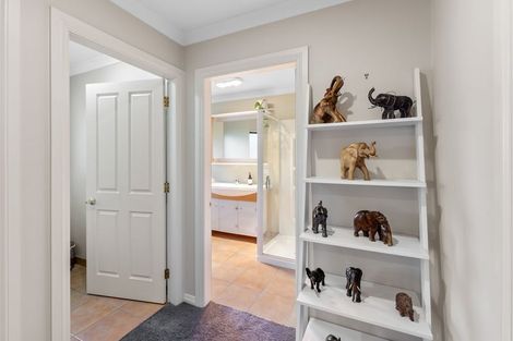 Photo of property in 14 Nugget Grove, Raumati Beach, Paraparaumu, 5032