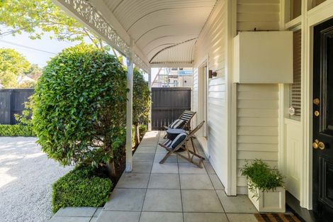 Photo of property in 33 Hawkesbury Avenue, St Albans, Christchurch, 8014