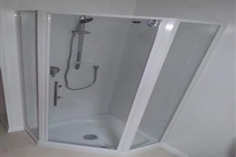 Photo of property in 2 Sugarloaf Road, Brooklyn, Wellington, 6021